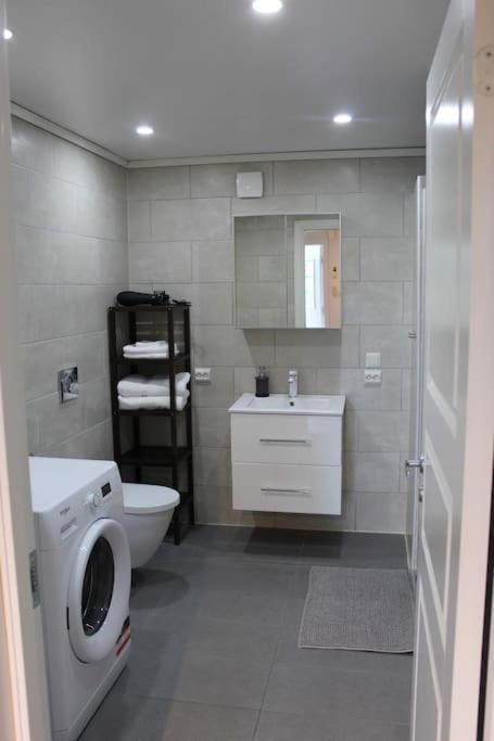 Romslig Og Fin Leilighet 17 Min Til Kristiansand Centrum Nodeland Ngoại thất bức ảnh