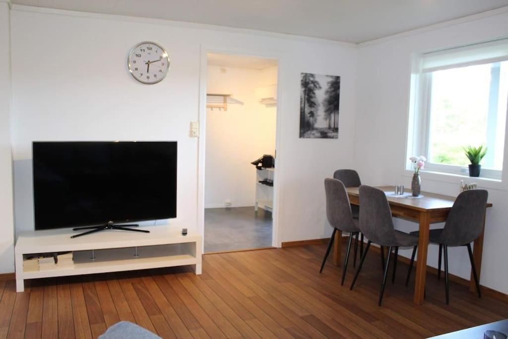 Romslig Og Fin Leilighet 17 Min Til Kristiansand Centrum Nodeland Ngoại thất bức ảnh